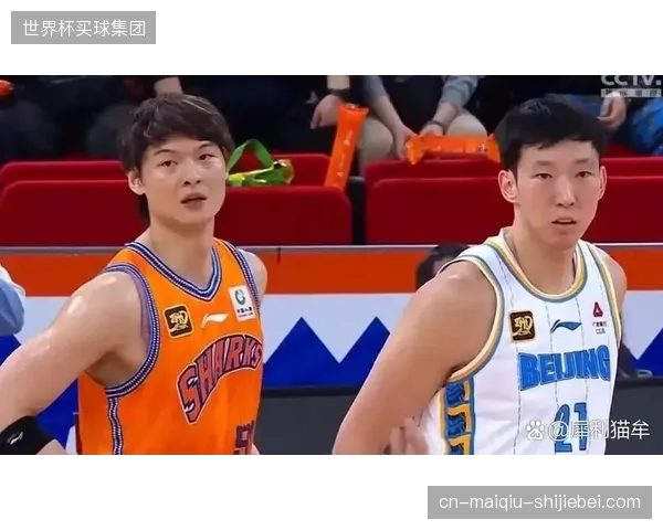 王哲林在半决赛中统治了禁区，带领上海队淘汰拥有周琦的北京队晋级总决赛。
